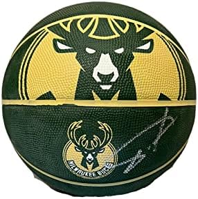 Giannis Antetokounmpo Aláírt Milwaukee Bucks Logó Kosárlabda SZÖVETSÉG - Dedikált Kosárlabda